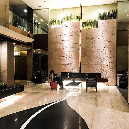 Antel Serenity Suites At Poblacion Makati Makati City Esterno foto