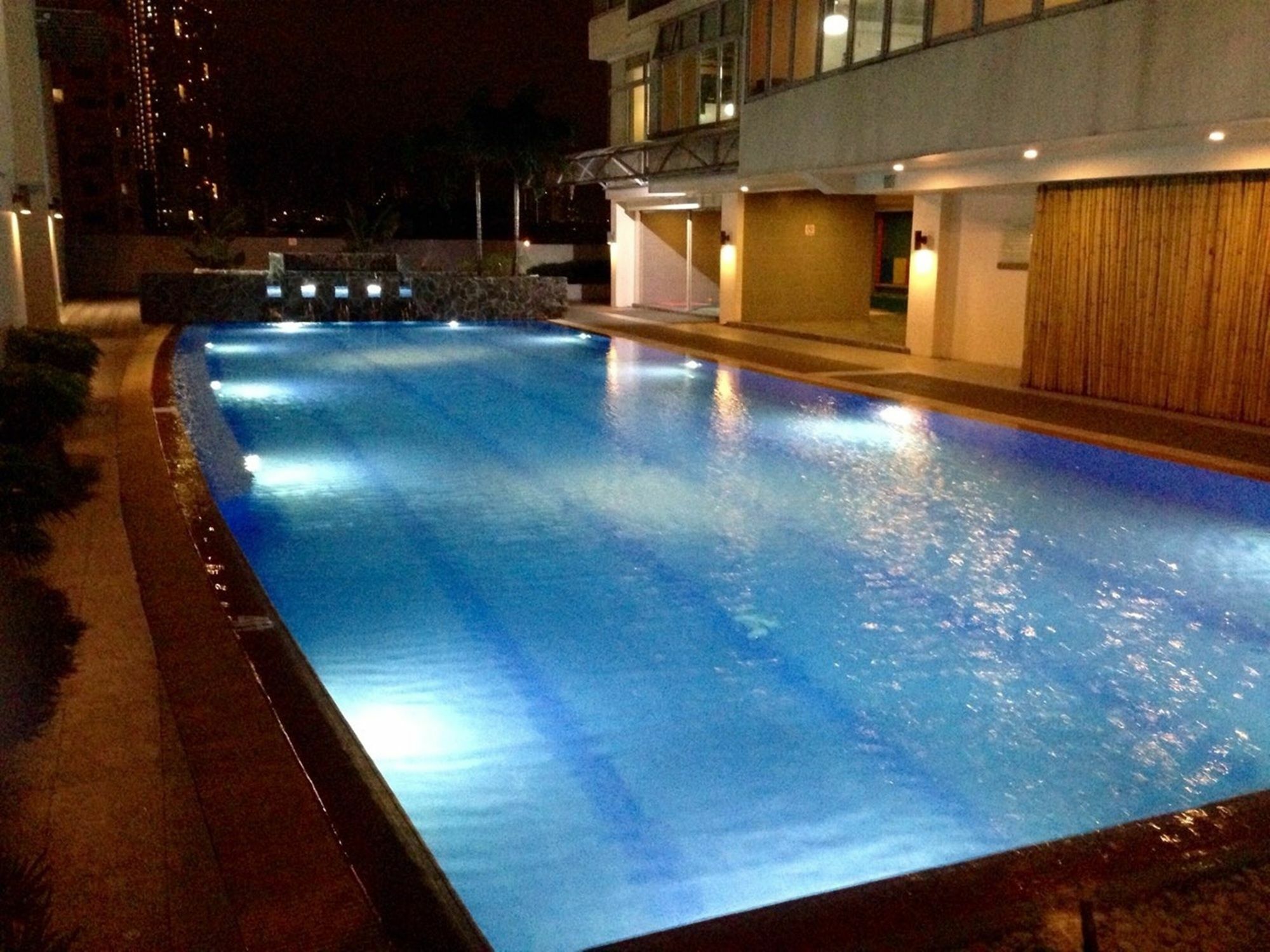 Antel Serenity Suites At Poblacion Makati Makati City Esterno foto